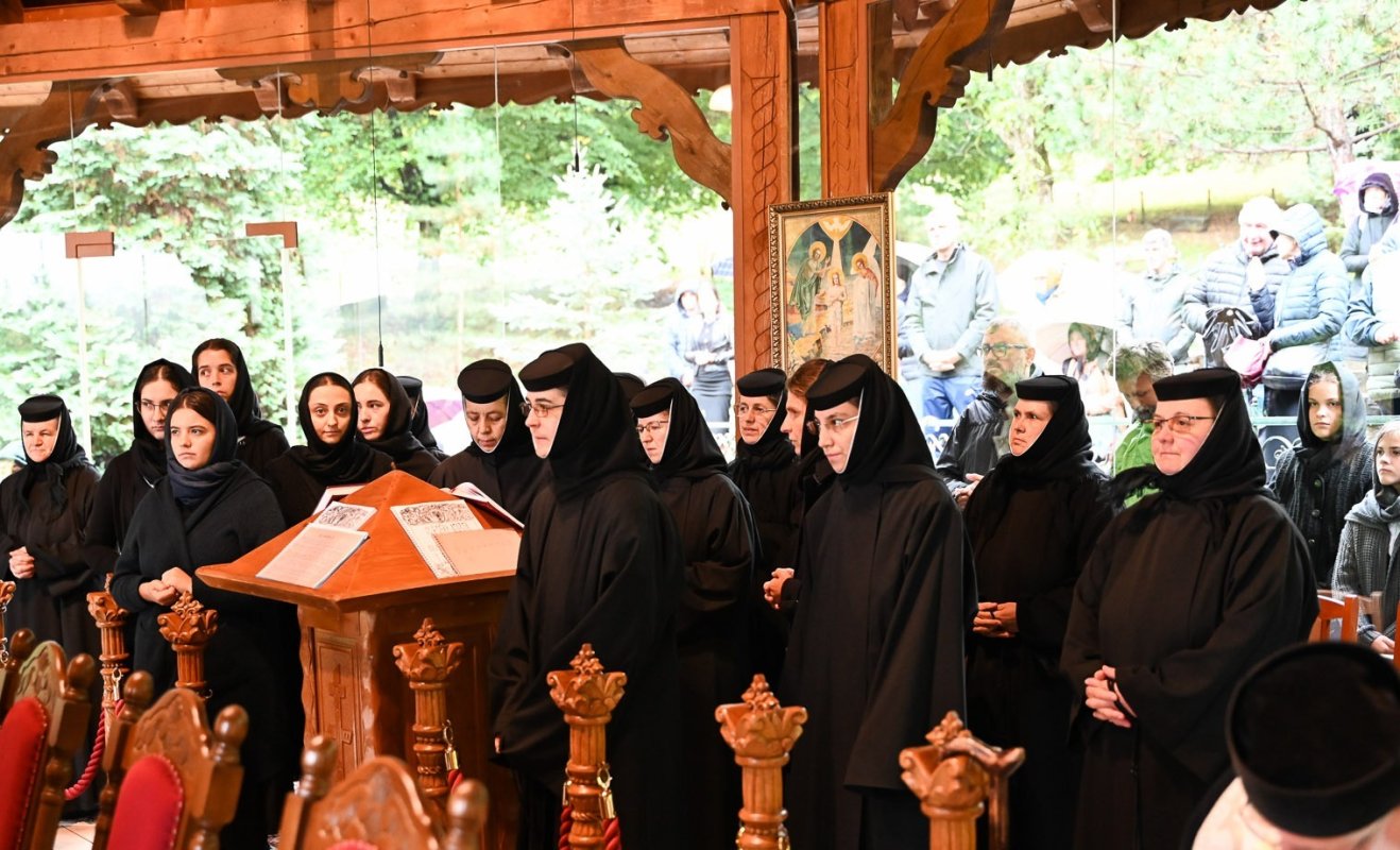 Hram la Mănăstirea Prislop, judeţul Hunedoara 308661