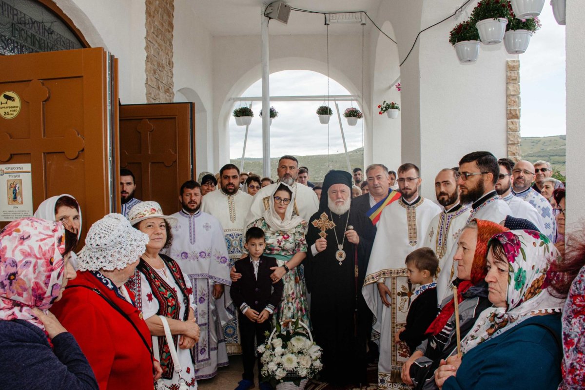 Veșmântul sfințeniei pentru biserica tulceană din localitatea Nicolae Bălcescu 308750