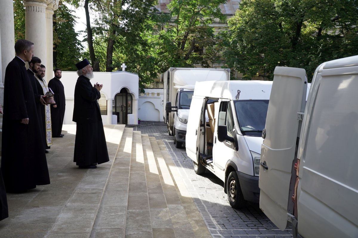 Arhiepiscopul Dunării de Jos în mijlocul sinistraților gălățeni 308893