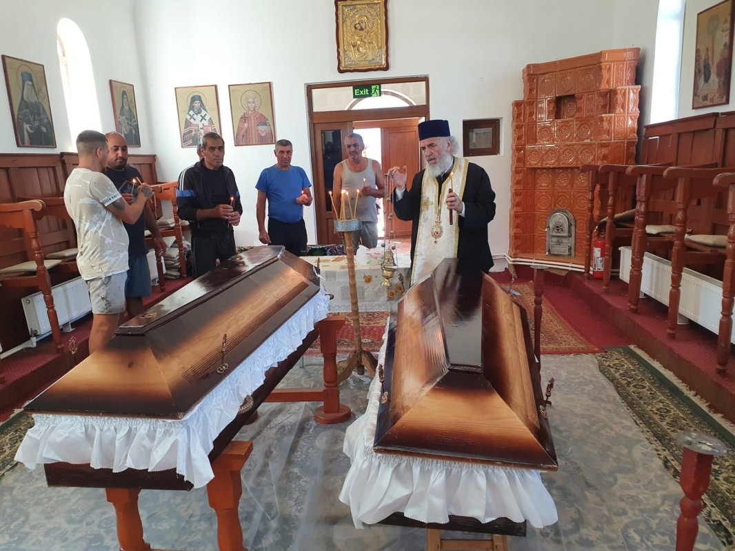 Arhiepiscopul Dunării de Jos în mijlocul sinistraților gălățeni 308899