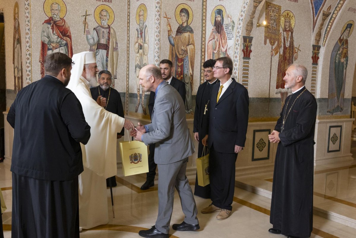 Cercetători germani şi români în vizită la Reşedinţa Patriarhală 308836