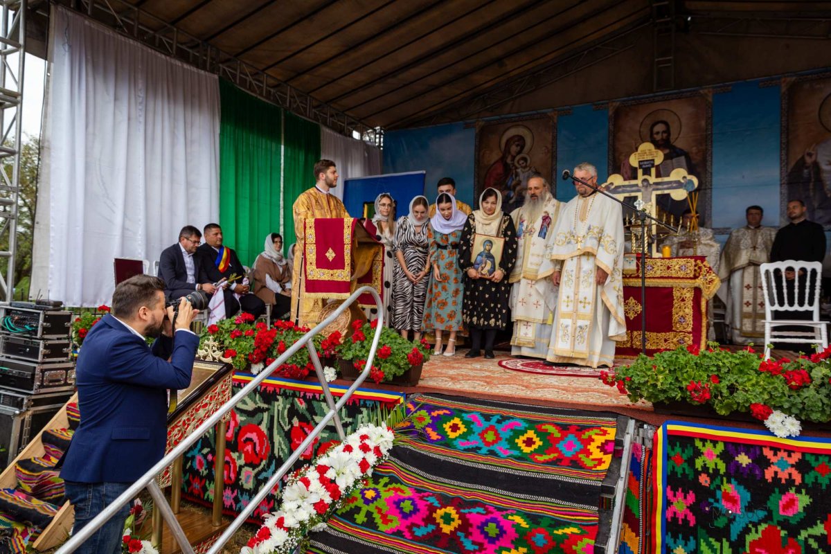 Biserica din satul ieșean Arama a primit veșmânt nou de har 308957