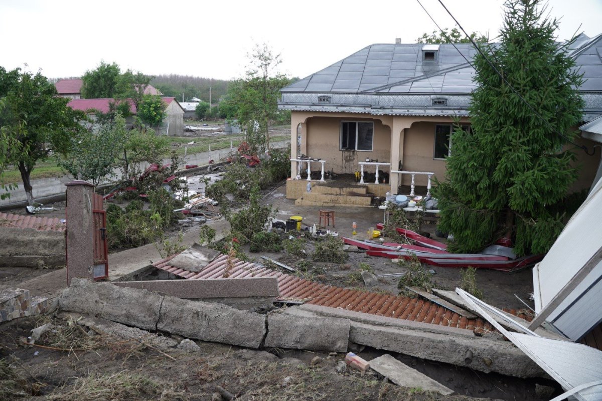 Programe eparhiale pentru sprijinirea sinistraților din Galați 308981