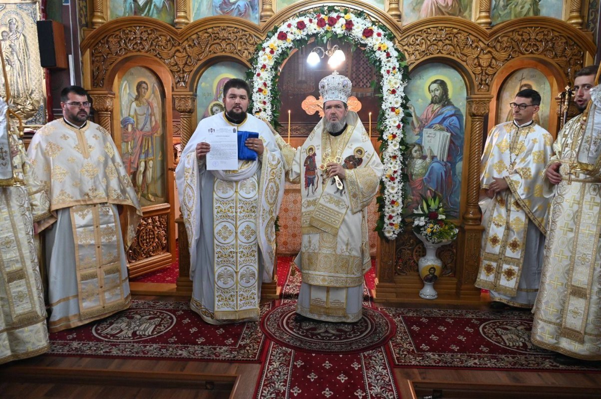 Sărbătoare la Liceul Ortodox „Episcop Roman Ciorogariu” din Oradea 308936