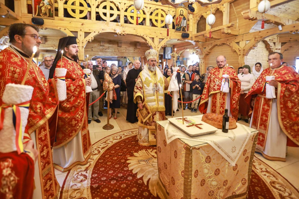 Slujiri arhierești în lăcașuri din municipiul Buzău 308966