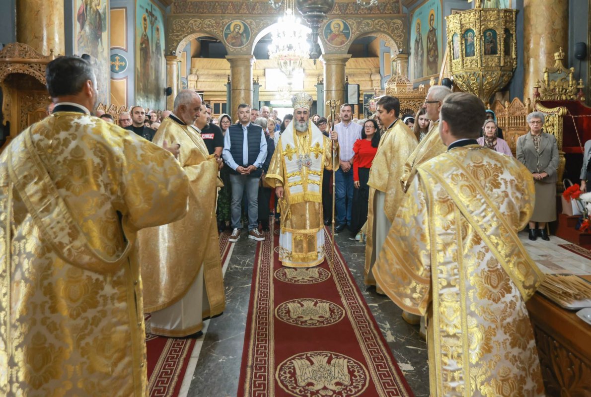 Slujiri arhierești în lăcașuri din municipiul Buzău 308967