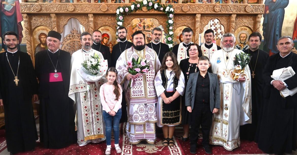 Slujiri arhiereşti în parohii sălăjene 308938