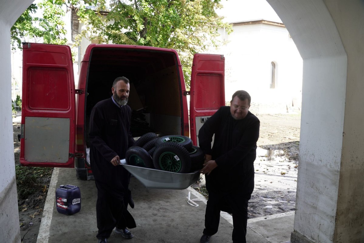 Împlinirea dragostei creștine în ajutorarea sinistraților gălățeni 309045