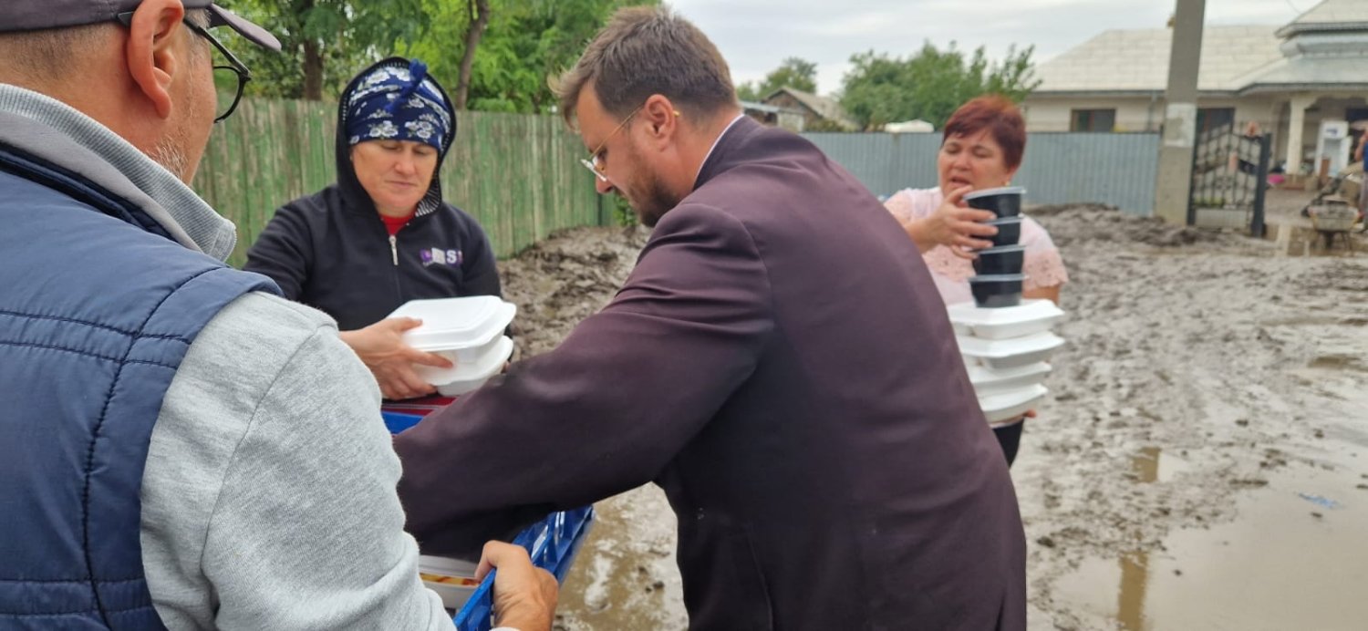 Împlinirea dragostei creștine în ajutorarea sinistraților gălățeni 309047
