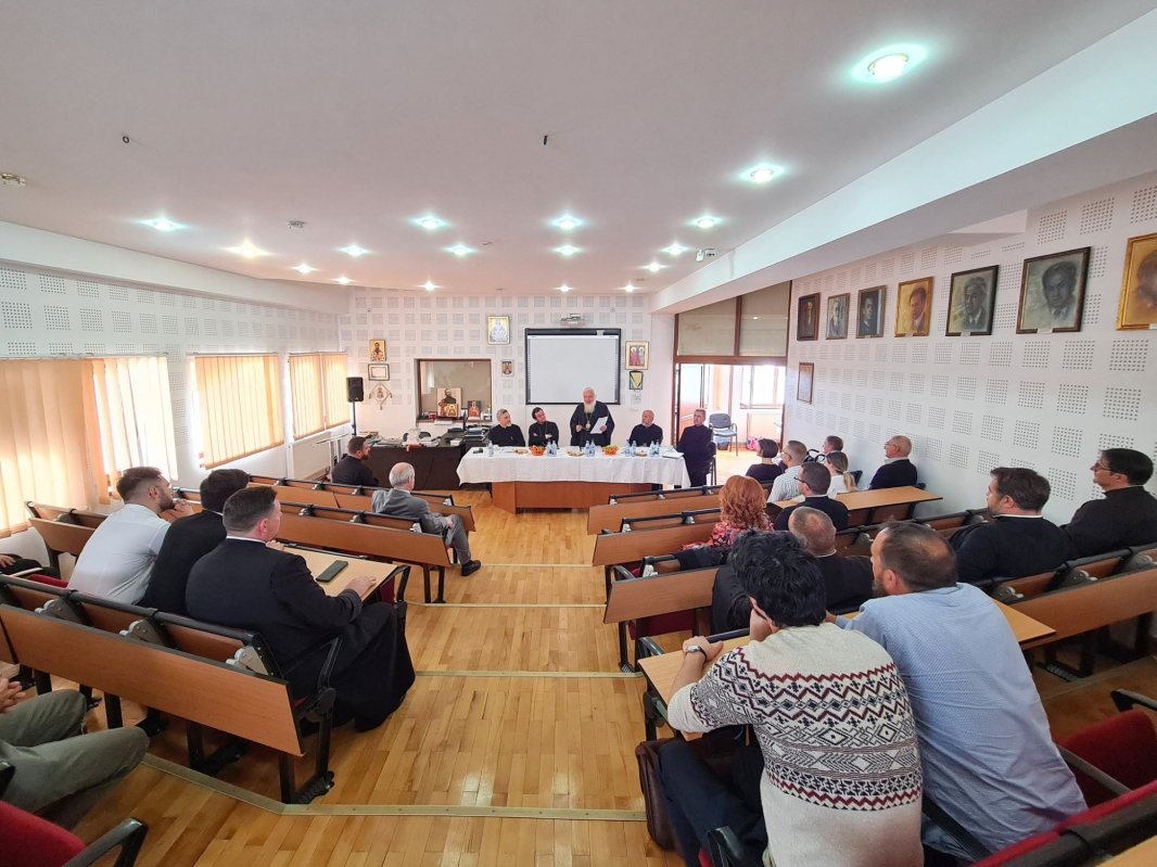 Teză de doctorat despre părintele Vasile Vasilache la Facultatea de Teologie Ortodoxă clujeană 309013