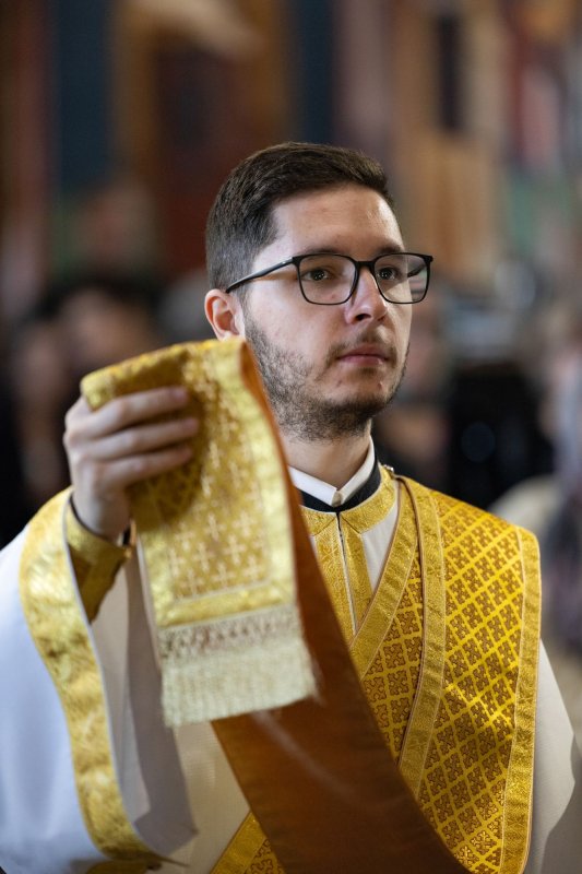 Cinstirea unei familii de sfinți mucenici la o biserică bucureșteană 309095