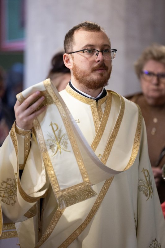 Cinstirea unei familii de sfinți mucenici la o biserică bucureșteană 309096