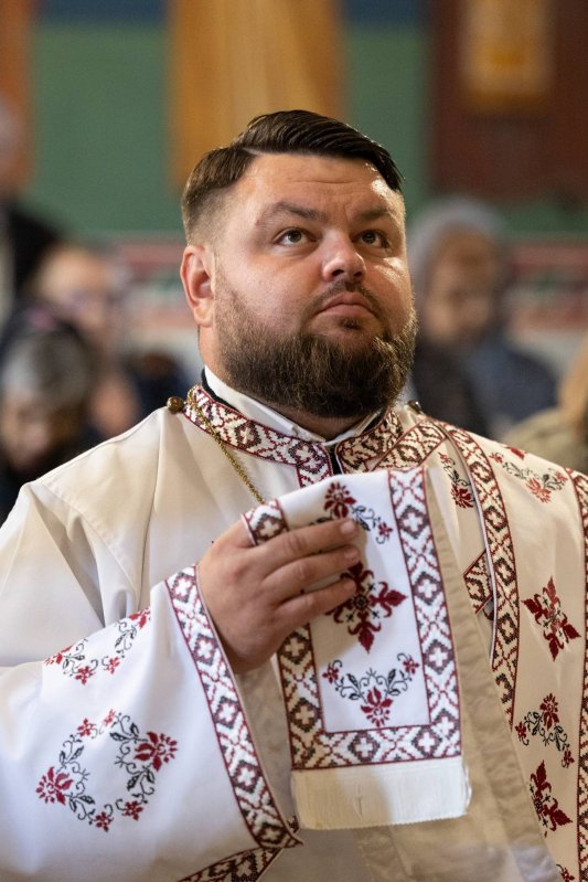 Cinstirea unei familii de sfinți mucenici la o biserică bucureșteană 309099