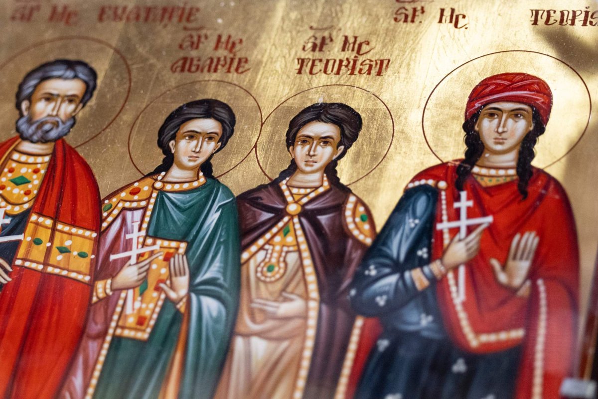 Cinstirea unei familii de sfinți mucenici la o biserică bucureșteană 309109
