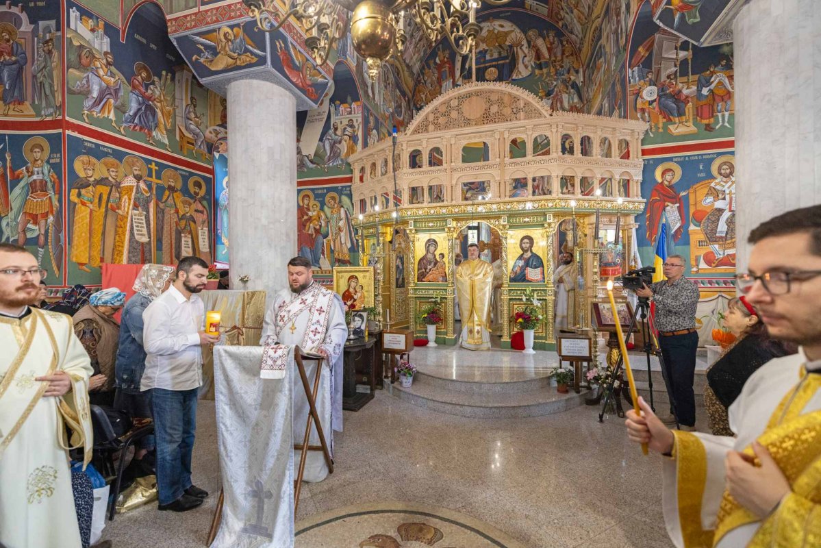 Cinstirea unei familii de sfinți mucenici la o biserică bucureșteană 309113