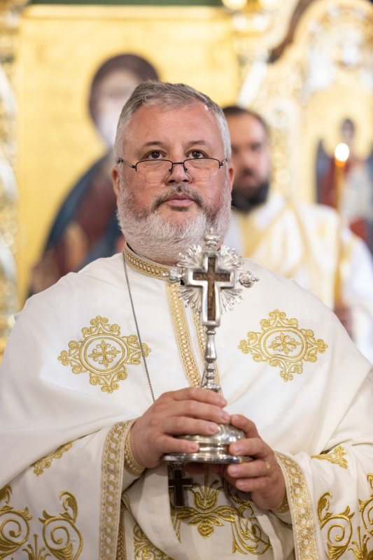 Cinstirea unei familii de sfinți mucenici la o biserică bucureșteană 309116