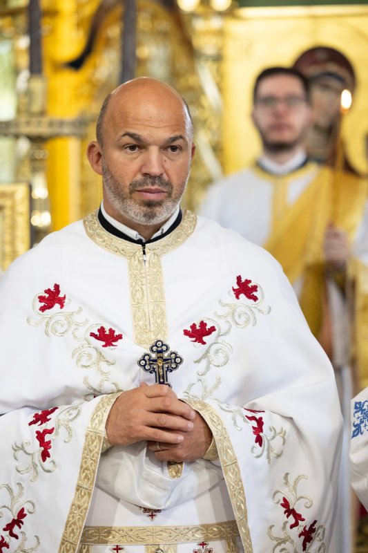 Cinstirea unei familii de sfinți mucenici la o biserică bucureșteană 309118