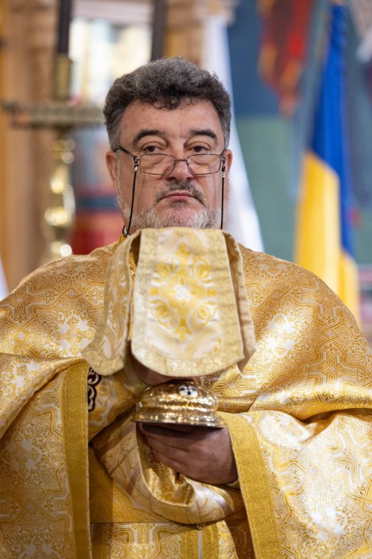 Cinstirea unei familii de sfinți mucenici la o biserică bucureșteană 309121