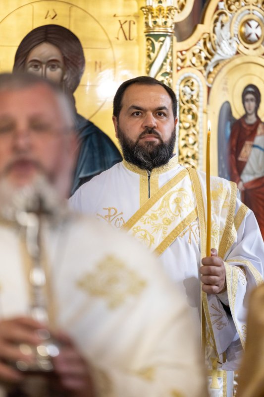 Cinstirea unei familii de sfinți mucenici la o biserică bucureșteană 309124