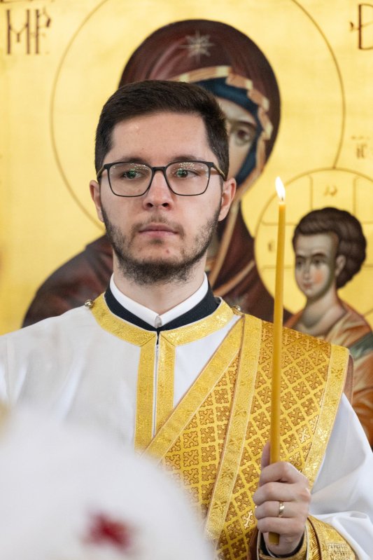 Cinstirea unei familii de sfinți mucenici la o biserică bucureșteană 309125