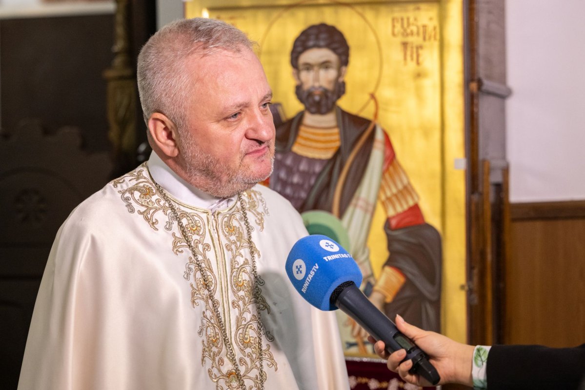 Cinstirea unei familii de sfinți mucenici la o biserică bucureșteană 309127