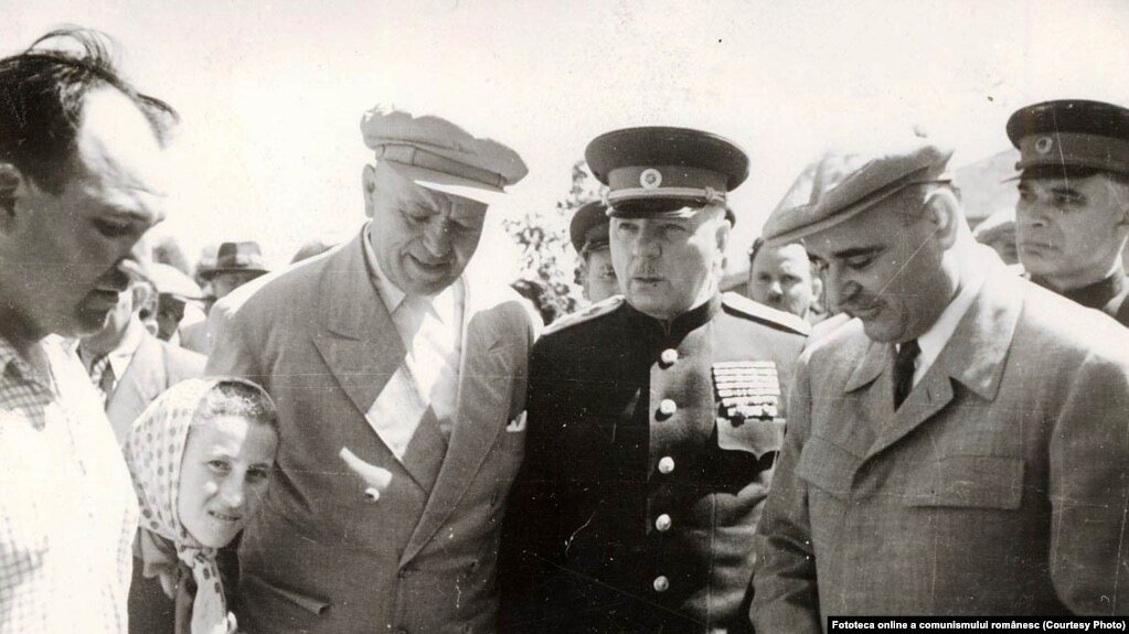 Biserica din Livedea, ca o inimă vindecată după junghiere 308424