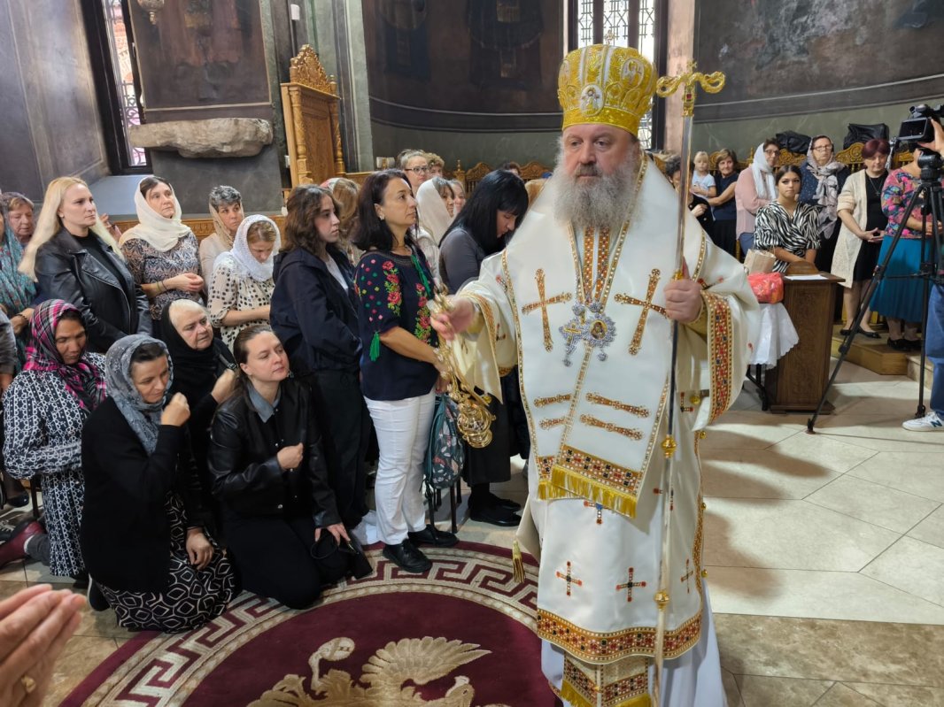 Binecuvântare arhierească în cea mai veche biserică din Capitală 309394