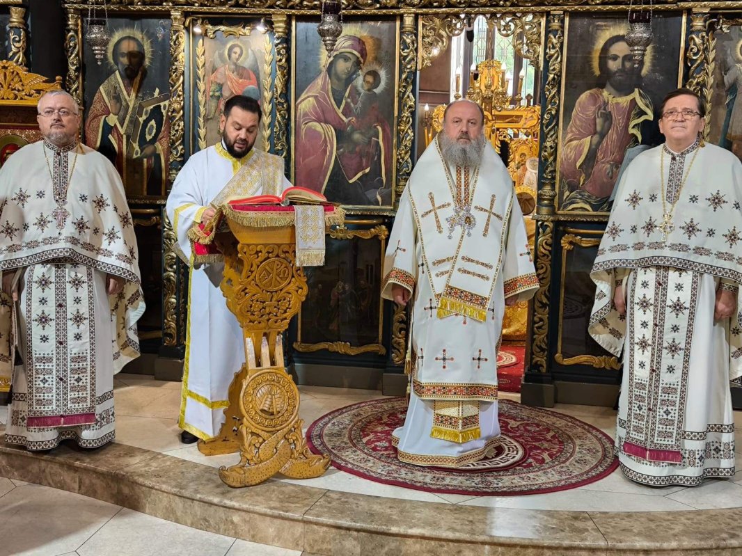 Binecuvântare arhierească în cea mai veche biserică din Capitală 309396