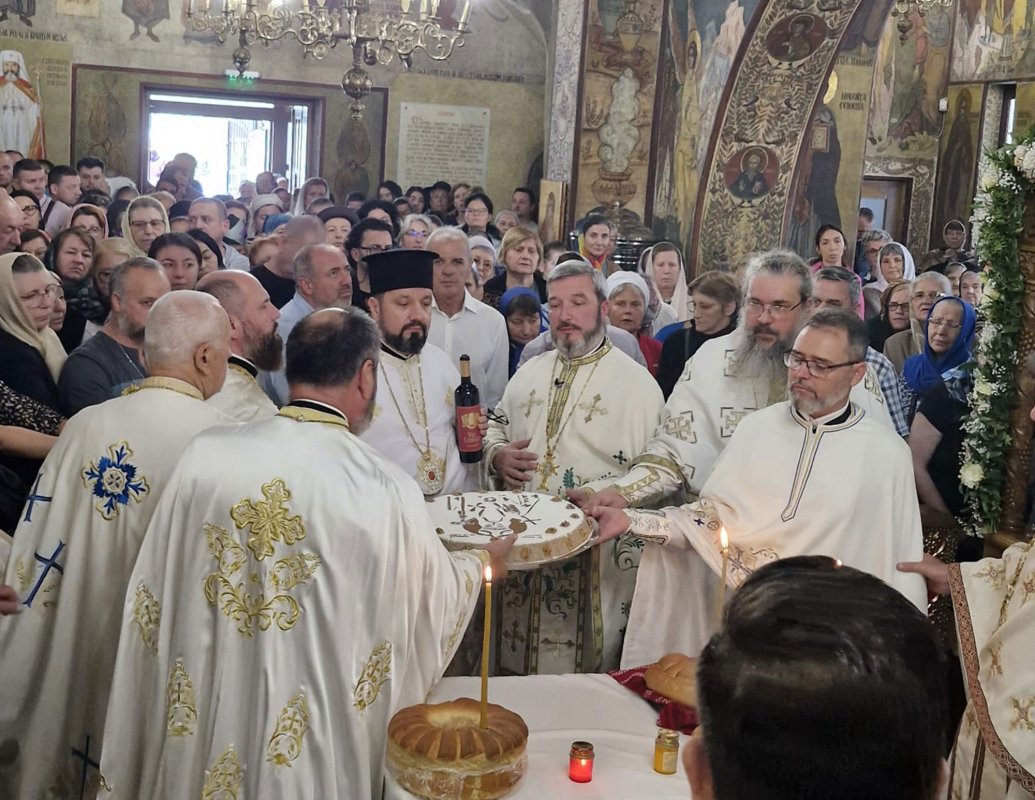 Parohia Apărătorii Patriei 1 din București și-a serbat ocrotitorul 309398