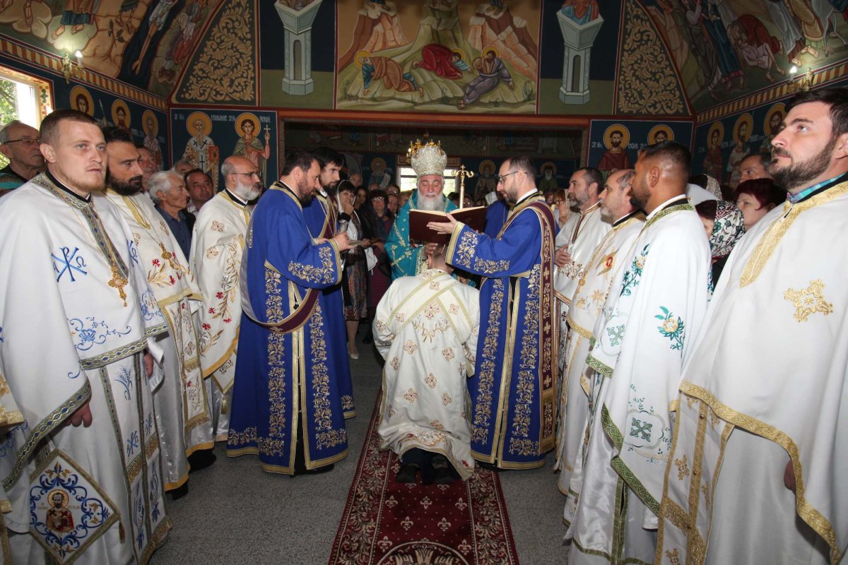 Resfințirea bisericii din Filia Racoți, Gorj 309439