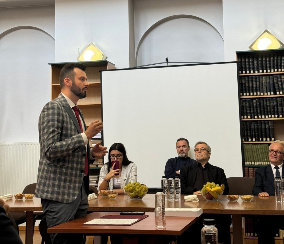 Teză de doctorat despre vocația sacerdotală a omului susținută la București 309467