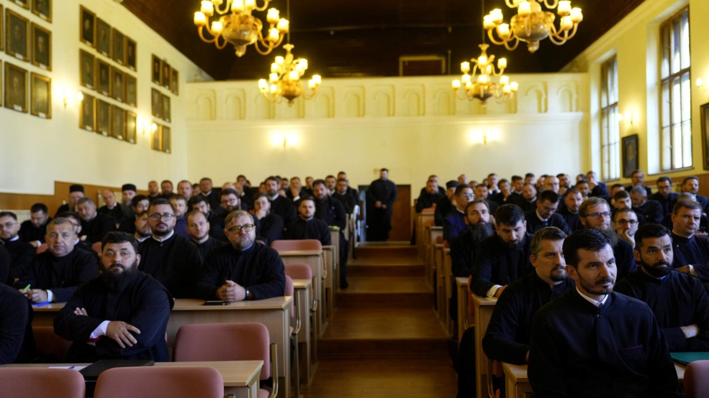 Cursuri la Sibiu pentru preoţii din Mitropolia Ardealului 309599