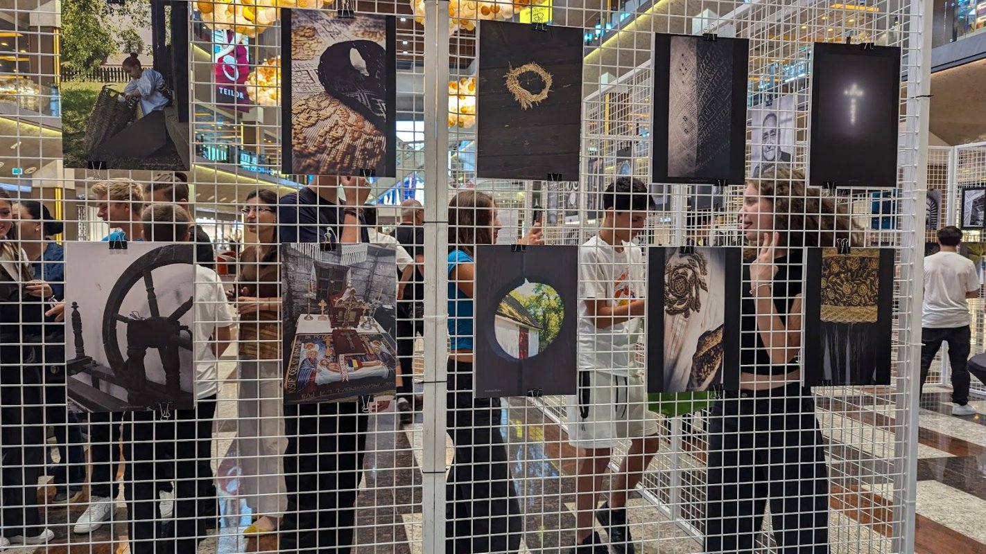 Expoziție foto a elevilor Liceului Ortodox din Timișoara   309531