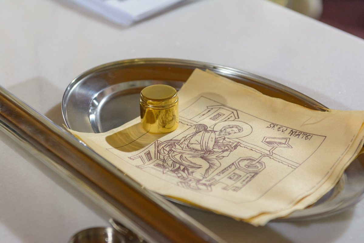 Sfinţirea Altarului Bisericii „Sfinții Părinți Ioachim și Ana” din cartierul ieşean Moara de Vânt 309652