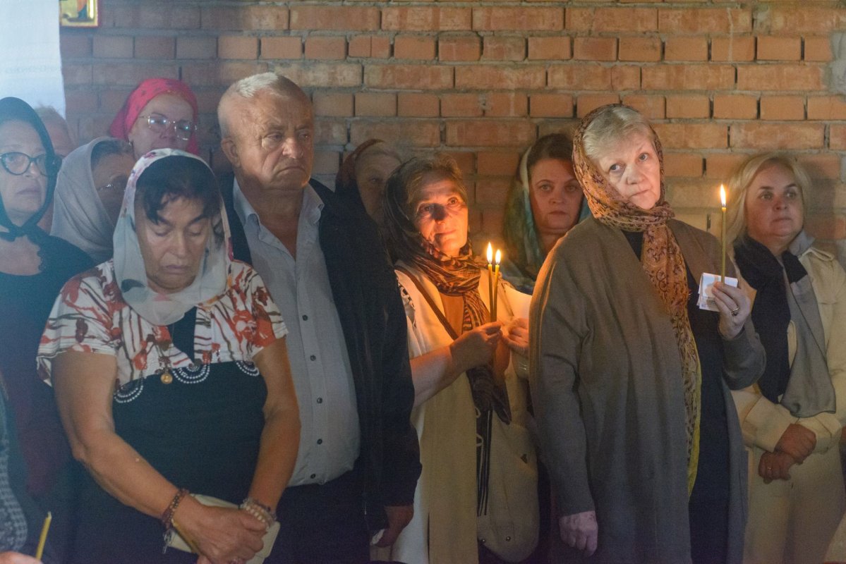 Sfinţirea Altarului Bisericii „Sfinții Părinți Ioachim și Ana” din cartierul ieşean Moara de Vânt 309664