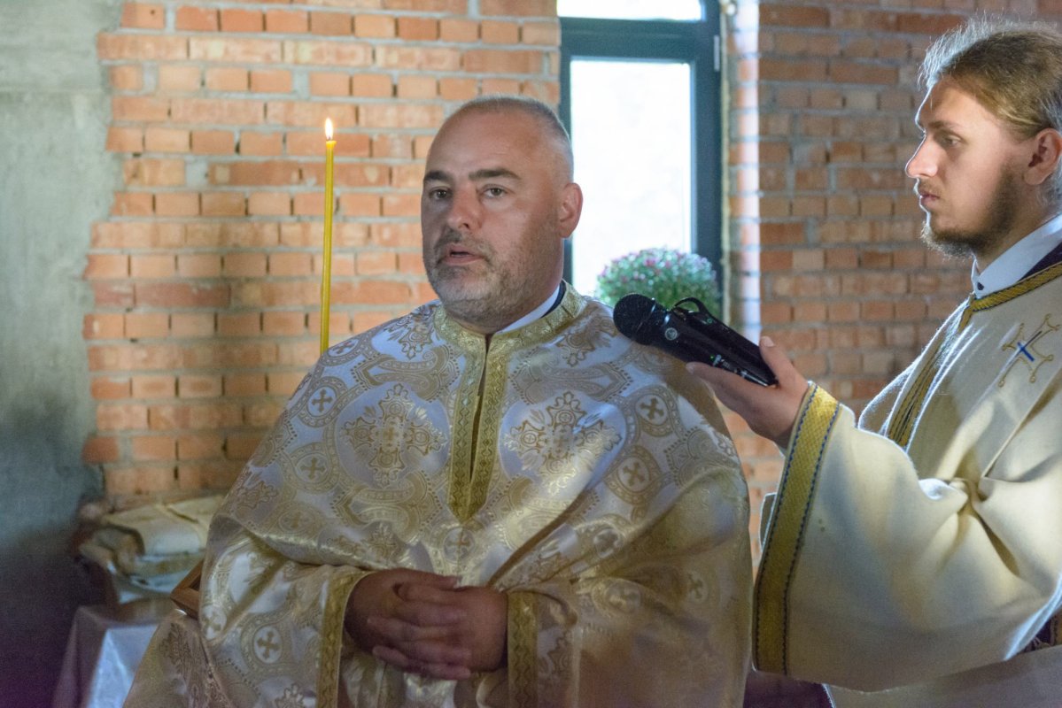Sfinţirea Altarului Bisericii „Sfinții Părinți Ioachim și Ana” din cartierul ieşean Moara de Vânt 309666