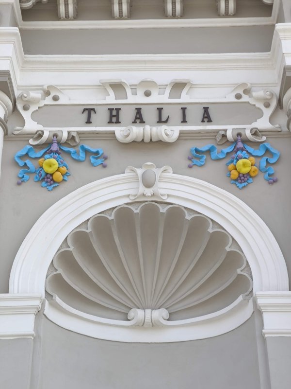 La Vatra Dornei, o clădire-simbol dezmorțește orașul 309140