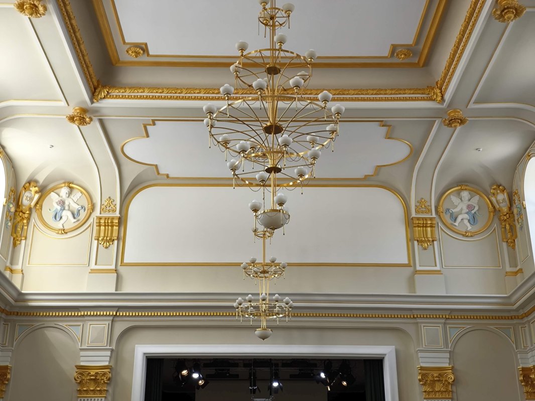 La Vatra Dornei, o clădire-simbol dezmorțește orașul 309143