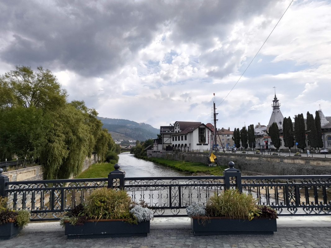 La Vatra Dornei, o clădire-simbol dezmorțește orașul 309150