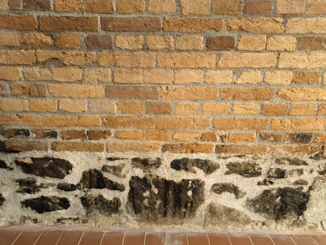 La Vatra Dornei, o clădire-simbol dezmorțește orașul 309154