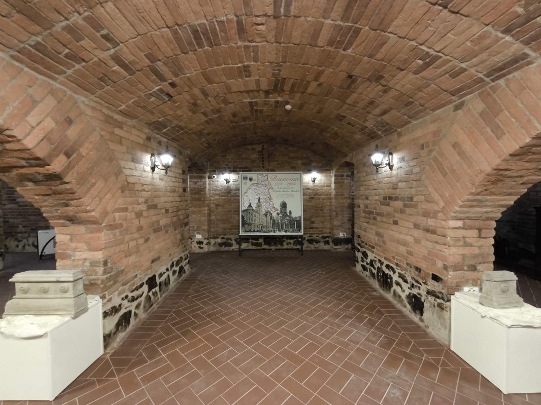 La Vatra Dornei, o clădire-simbol dezmorțește orașul 309172