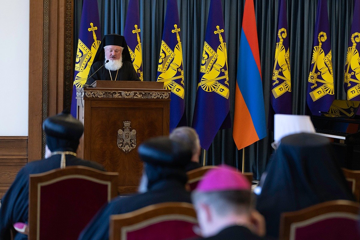 Ierarh român delegat la slujba de sfințire a unui important lăcaș armean 309954