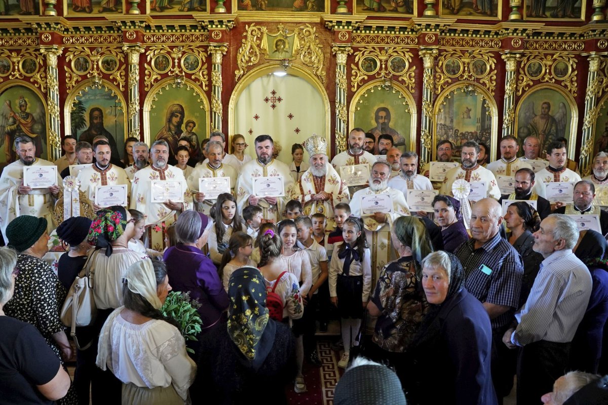 Pod trainic filantropic peste apele învolburate ale inundațiilor 309893