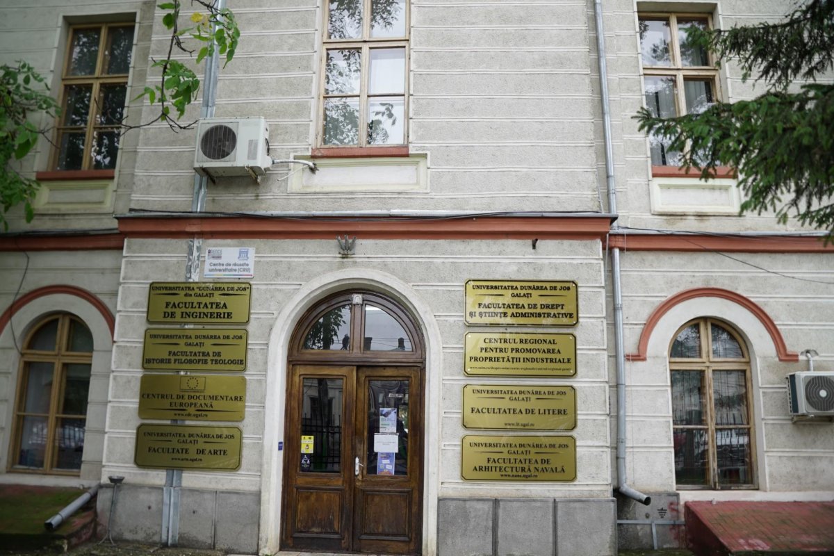 Început de an universitar pentru teologii gălățeni 310095