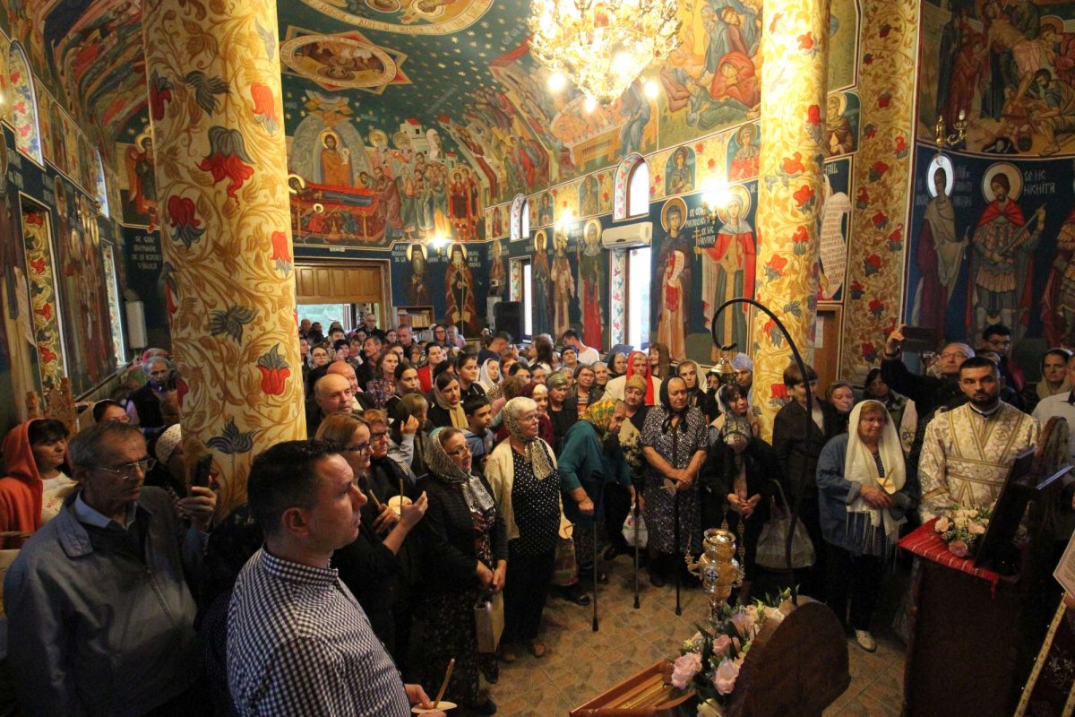 Resfințire de biserică în Parohia Câmpeni, Dolj 310088