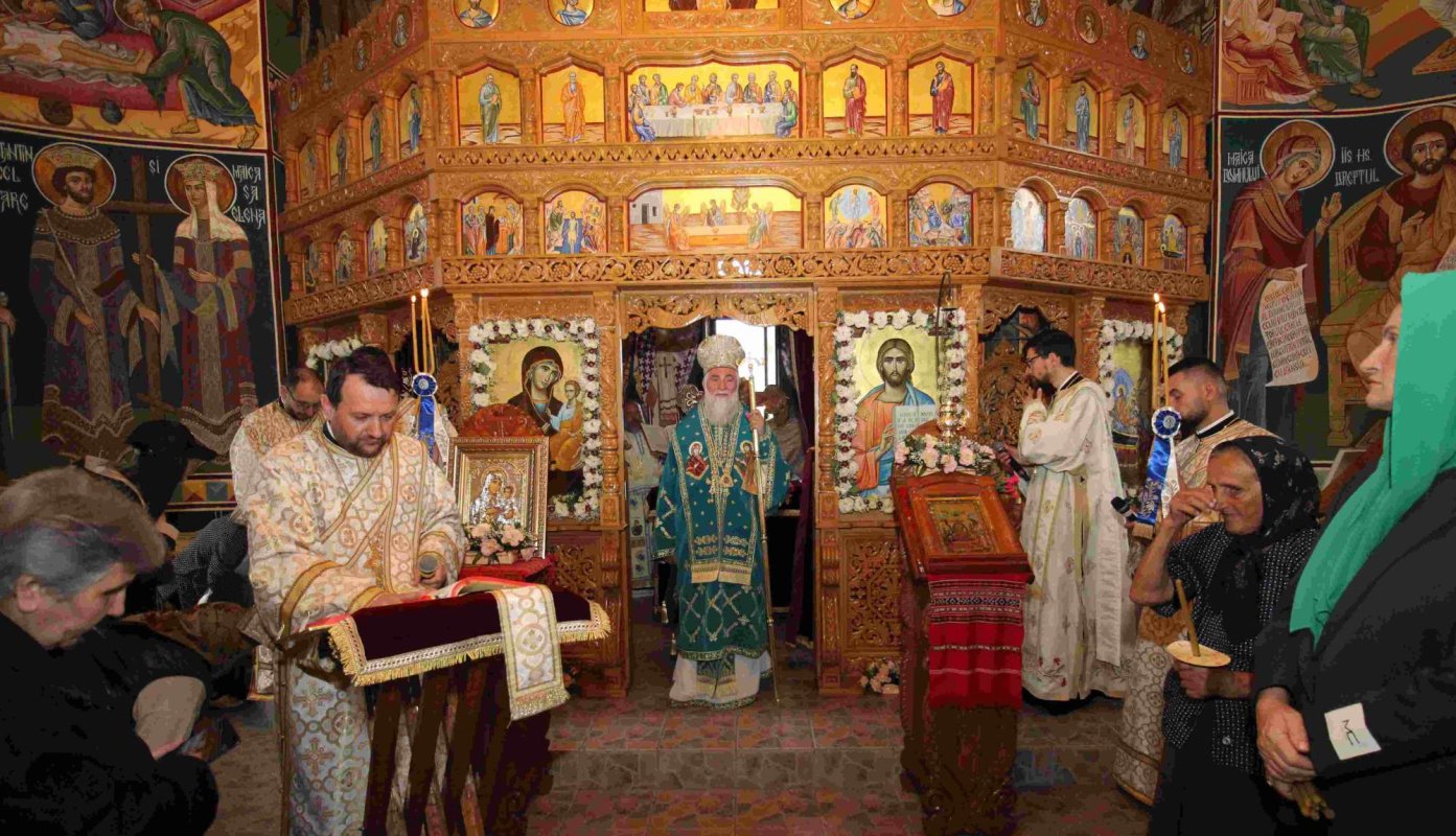 Resfințire de biserică în Parohia Câmpeni, Dolj 310089