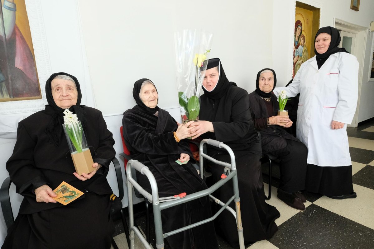 Senectutea în optica contemporană, între disprețuire și admirație 310023