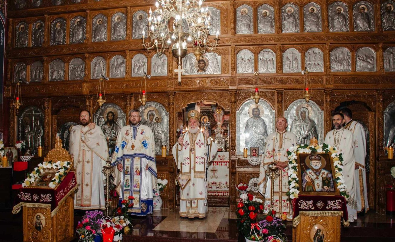 Sfântul Ierarh Grigorie Luminătorul cinstit la Tulcea 310100