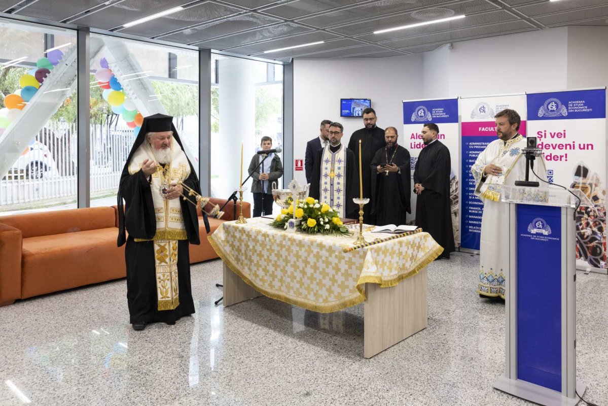 Slujbă de binecuvântare la Academia de Studii Economice din Capitală 310140