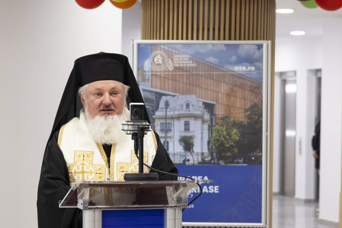 Slujbă de binecuvântare la Academia de Studii Economice din Capitală 310145